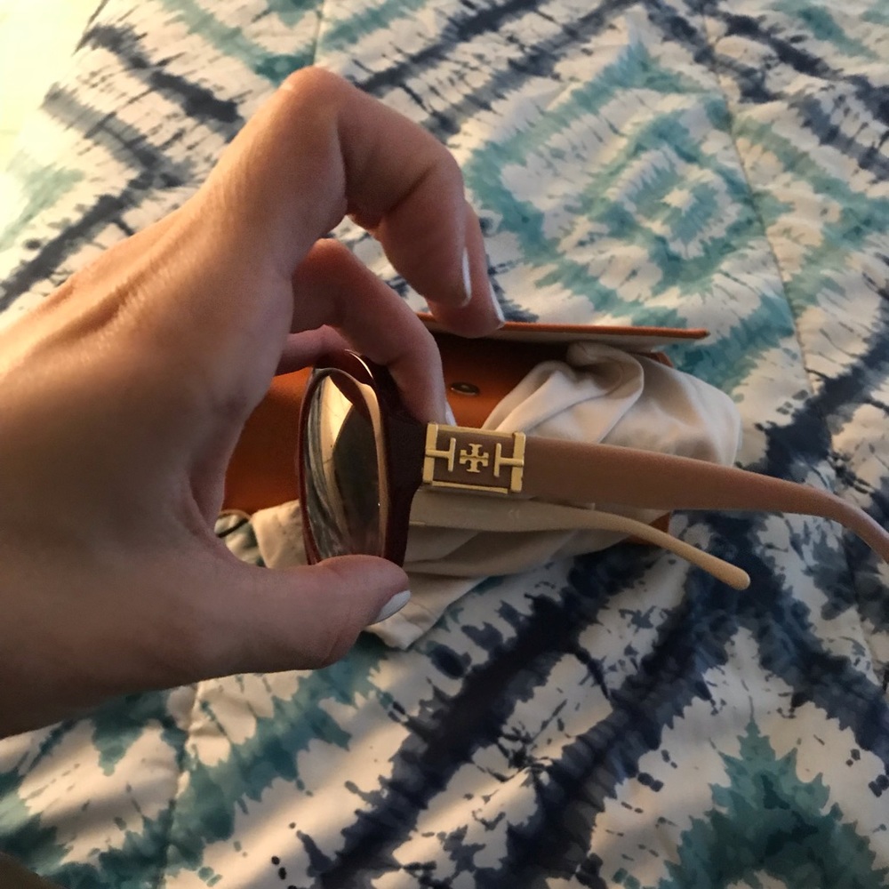 Tory Burch glasses - Picture 3 of 4
